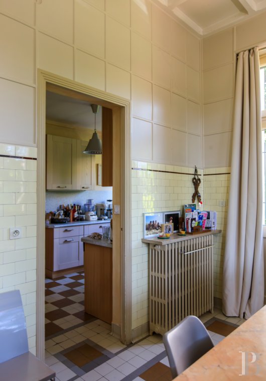 En Saône-et-Loire, à Mâcon, une villa et son jardin entièrement de style Art déco - photo  n°16